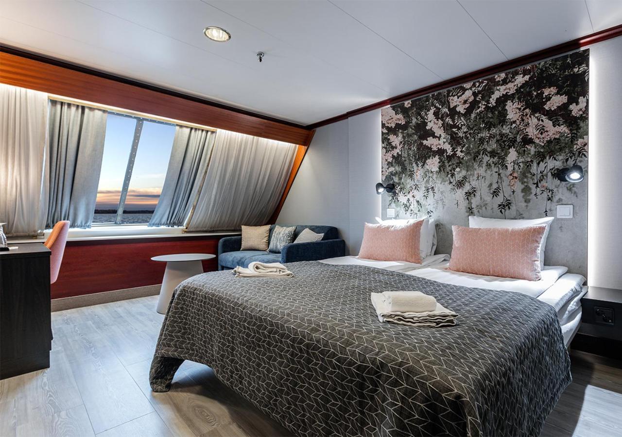 Viking Line Ferry Gabriella - 2-Night Cruise Stockholm-Helsinki-Stockholm Hotell Rom bilde