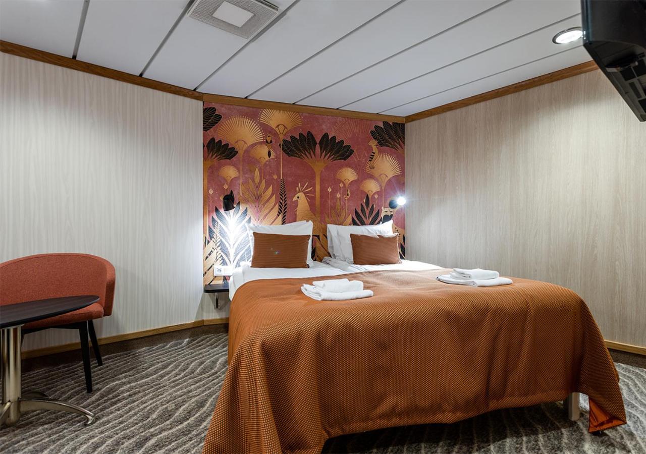 Viking Line Ferry Gabriella - 2-Night Cruise Stockholm-Helsinki-Stockholm Hotell Rom bilde